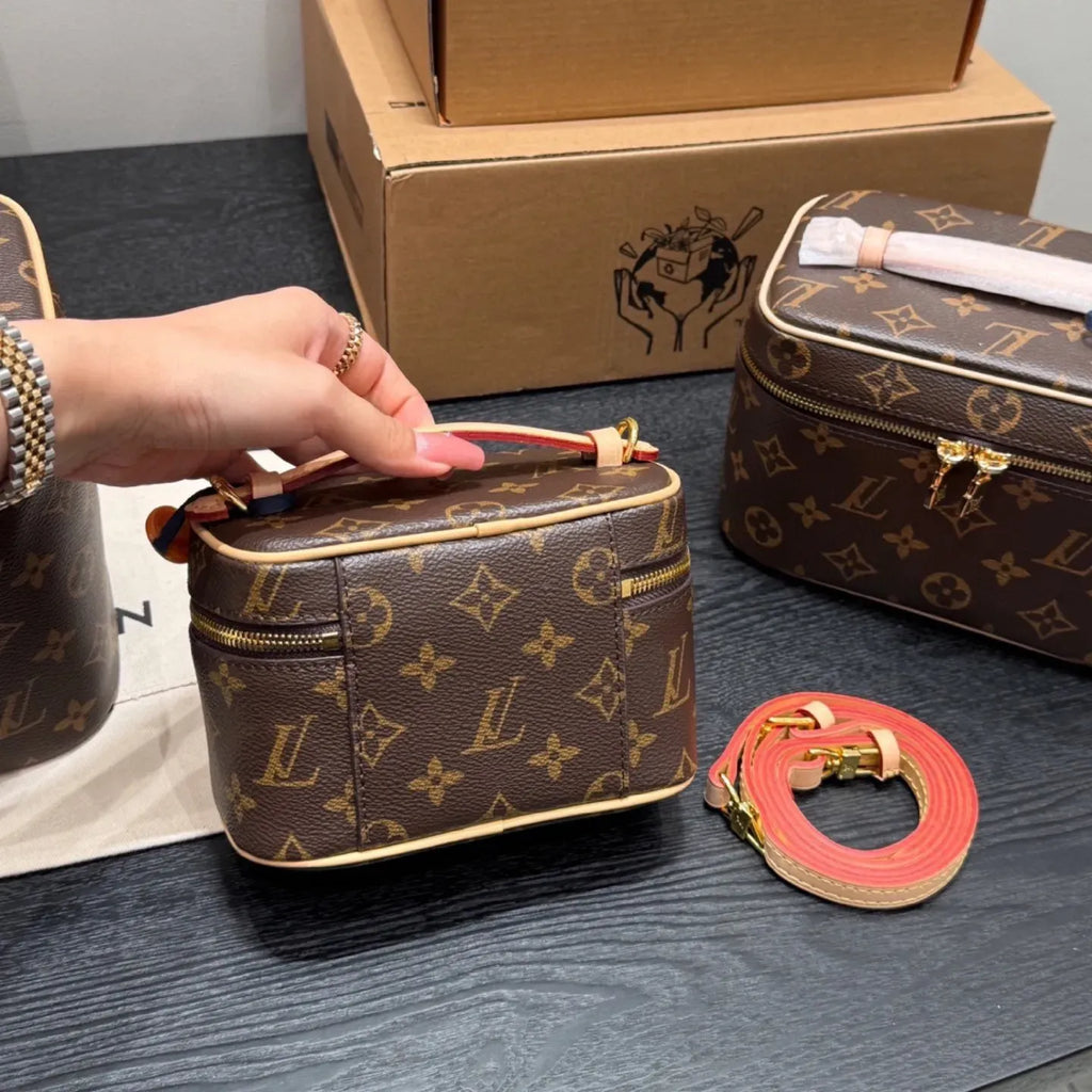 Designer Bag Makeup Bag Luxury Cosmetic Bag High Quality Women'S Handbag Purse Cowhide Travel Storage Bag Toiletry Bag Mini Brown Vanity Bag Designer Cosmetic Bag